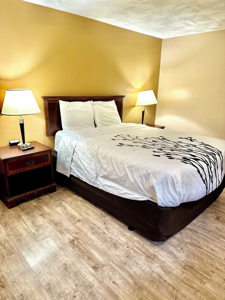 Wickford Motor Inn 20/53