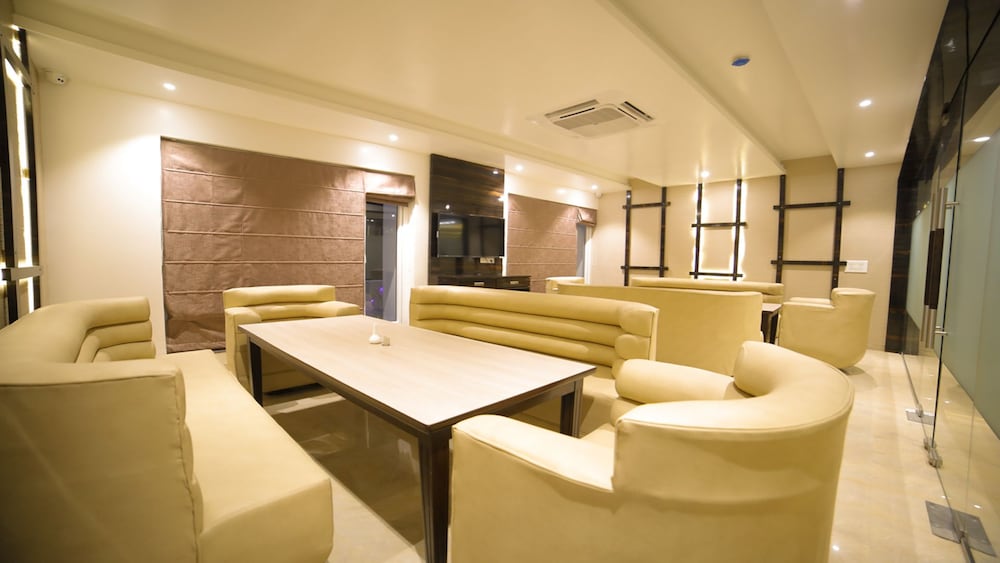 Dhamma Grand Hotel Resort 24/31