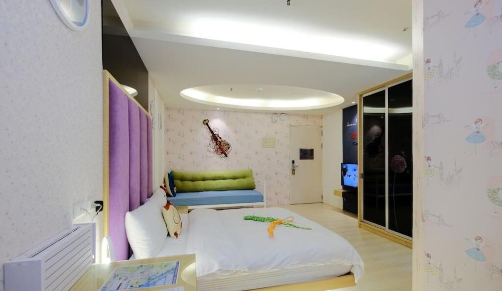 85 Asia Hotel 46/69