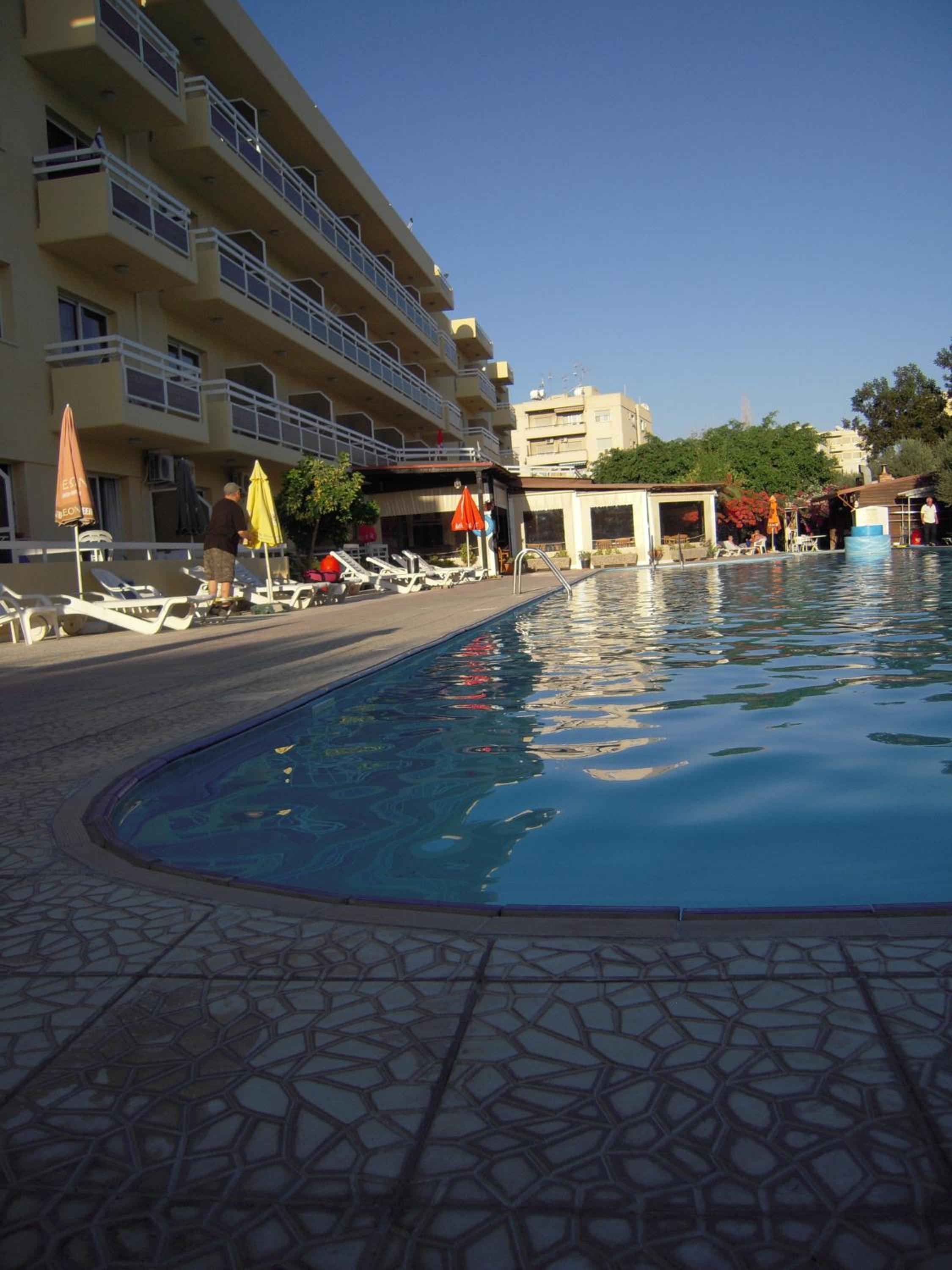 Sunquest Gardens Holiday Resort 46/51