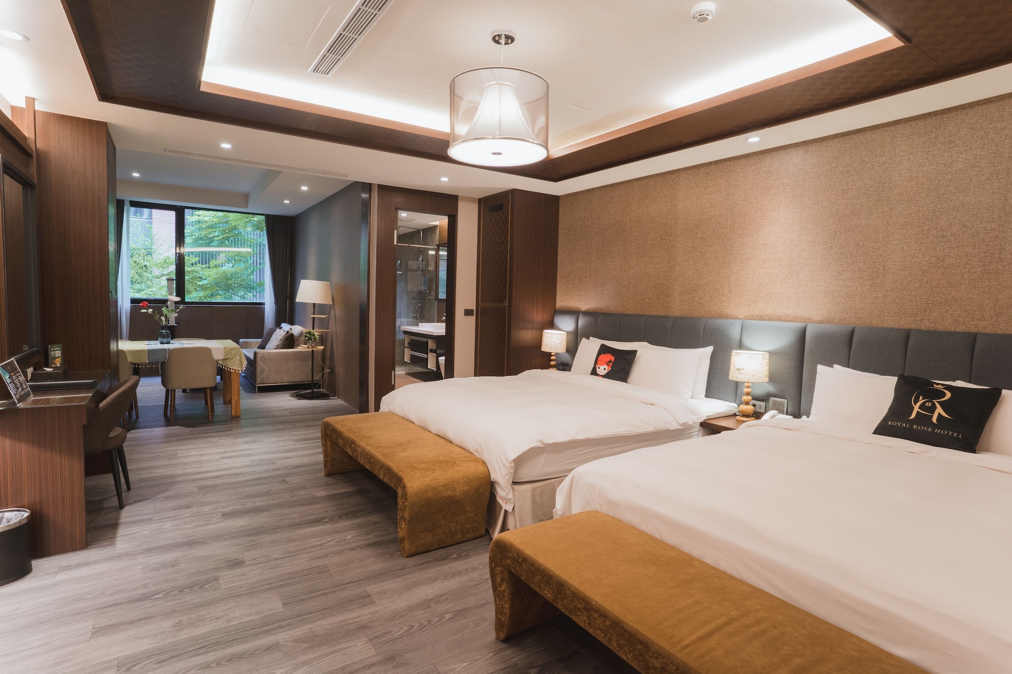 ELITE, QUADRUPLE, MULTIPLE BEDS, CITY VIEW