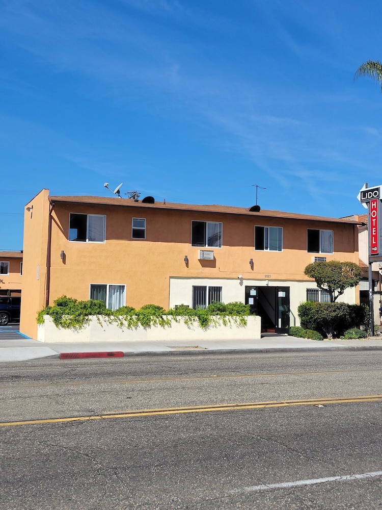Lido hotel 2/25