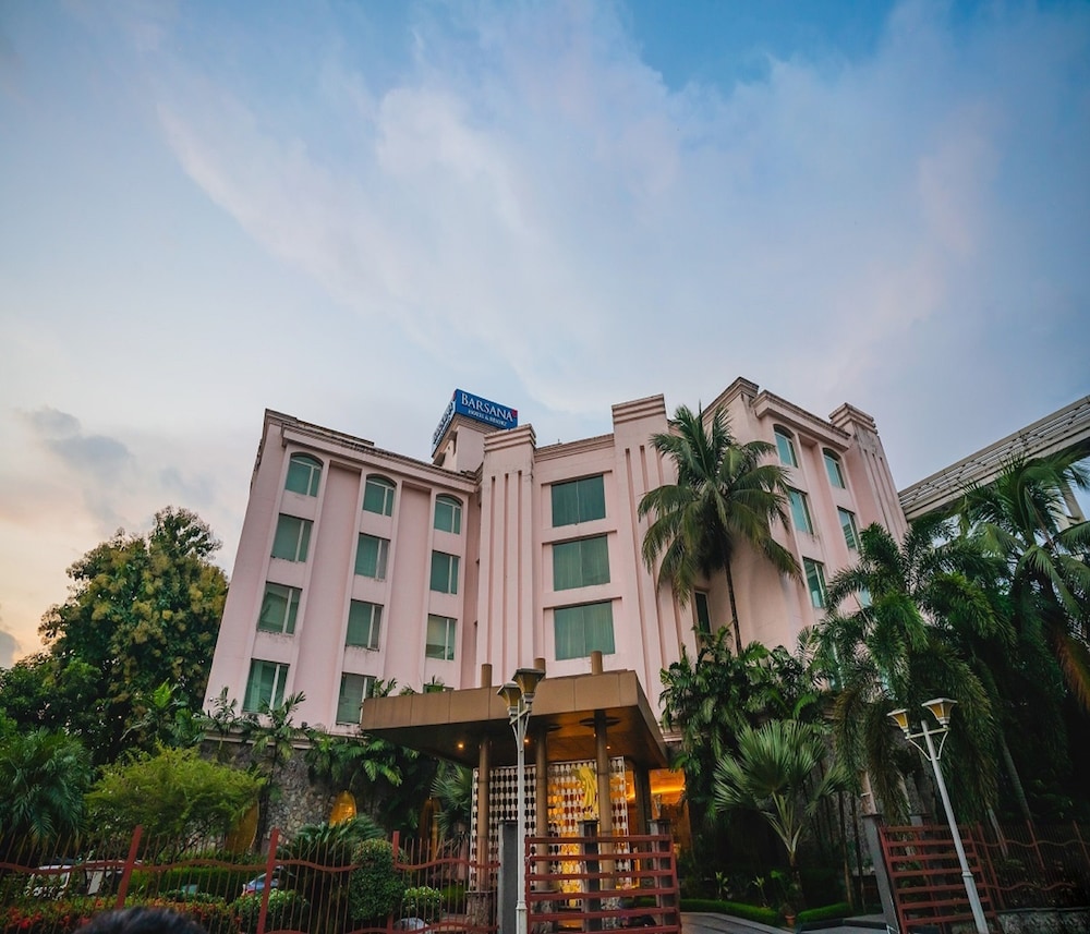 Barsana Hotel And Resort 3/50