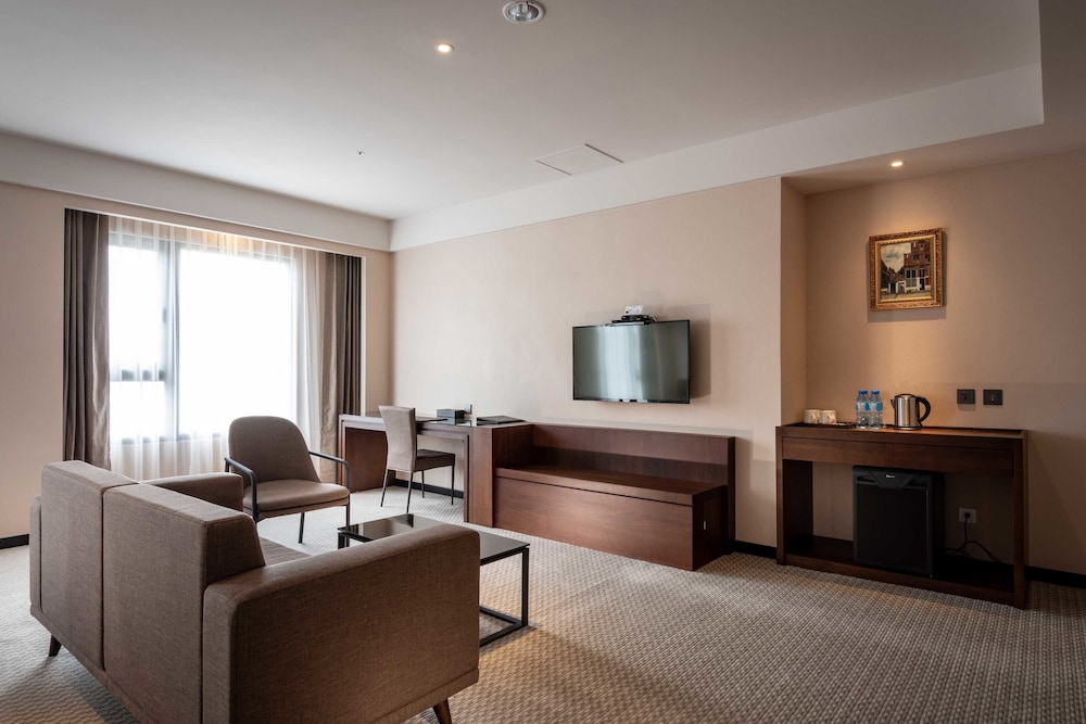 Lai Lai Hotel 44/74