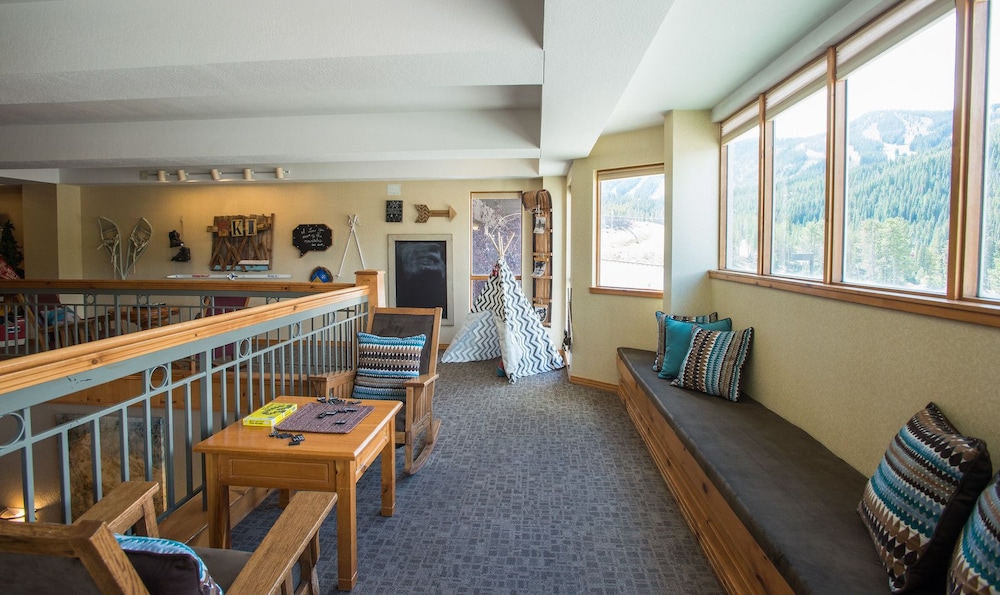Winter Park Mountain Lodge 28/37