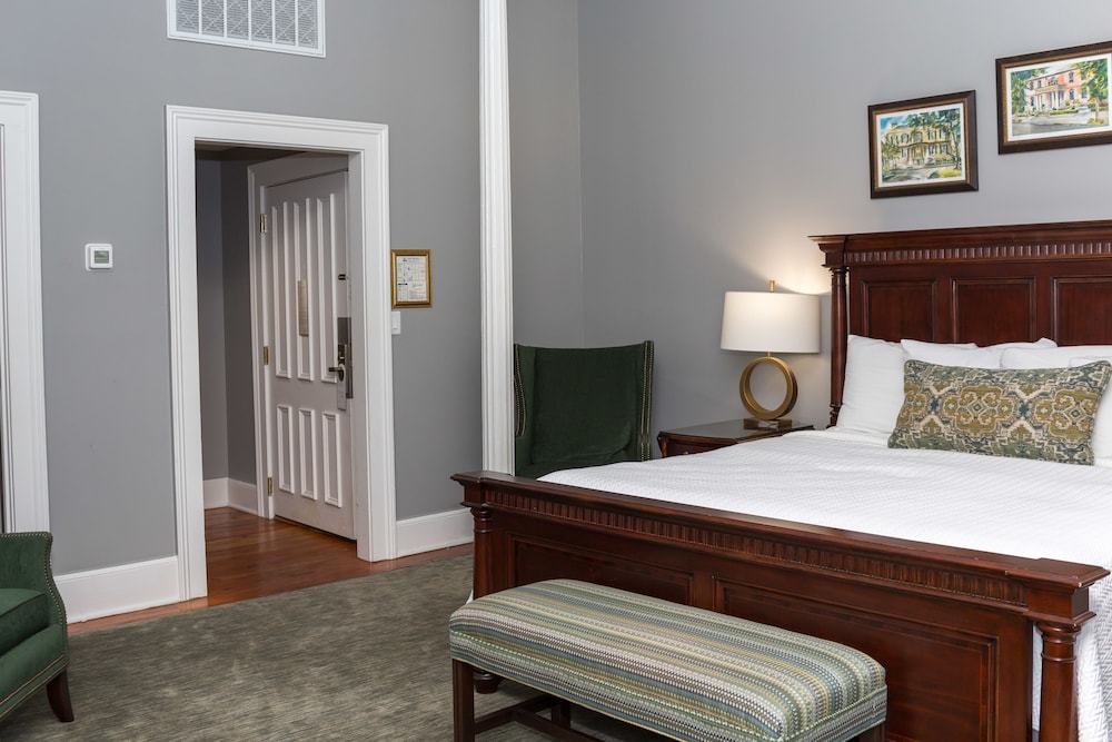 East Bay Inn 14/70
