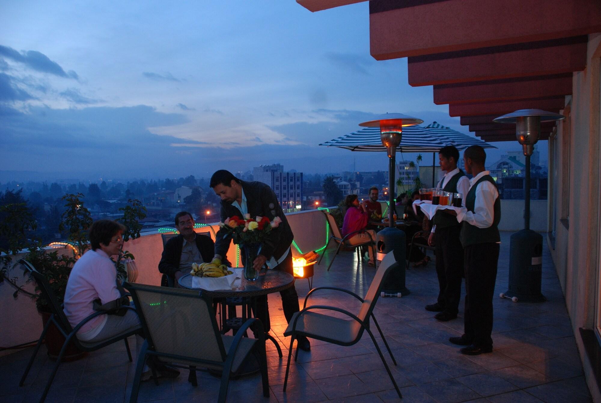 Adot Tina Hotel 31/34