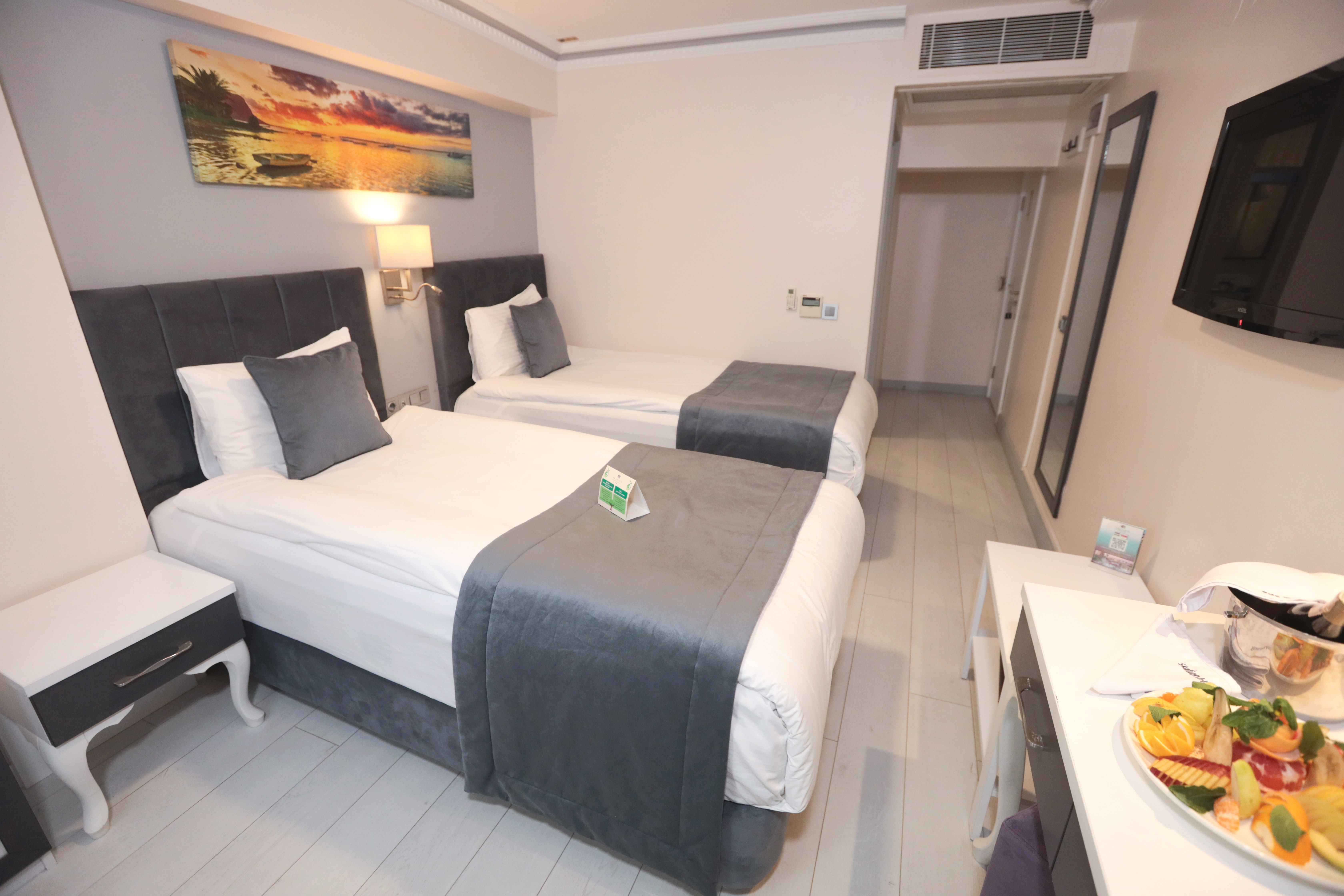 Economy, Twin Beds, No Window