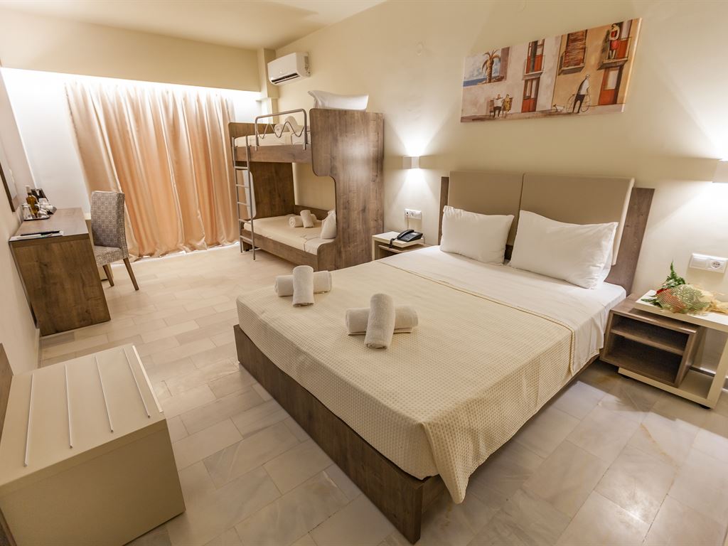Quadruple Room Side Sea View