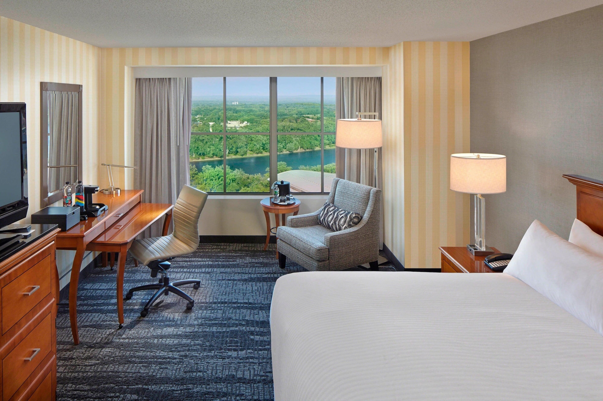 غرفة بسرير كينج، Marriott Hartford Downtown 3/10