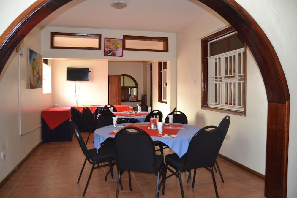 Raja Excelsior Hotel 41/50