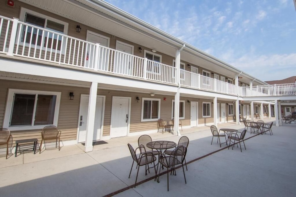Affordable Suites of America Portage 6/45