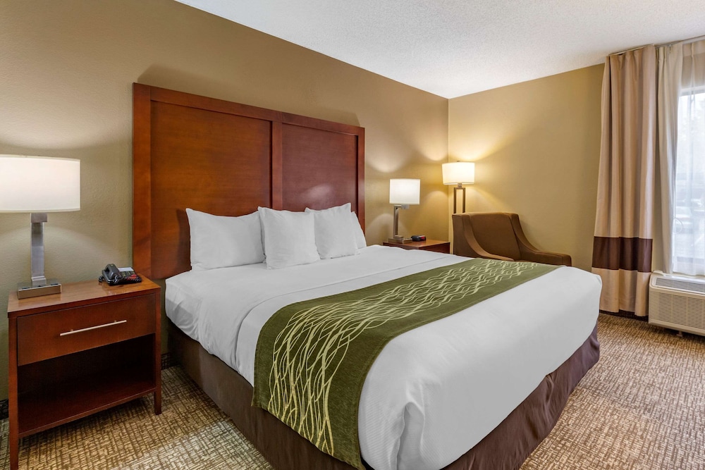 Clarion Pointe Apex - Holly Springs 11/43