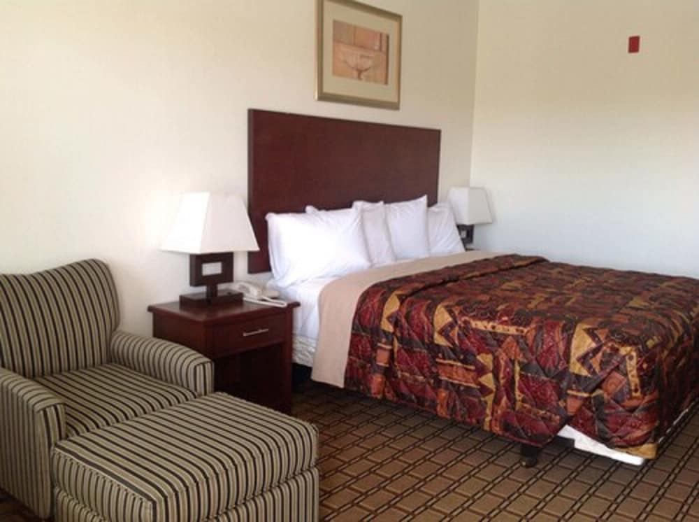 Baymont by Wyndham Ridgecrest 16/49