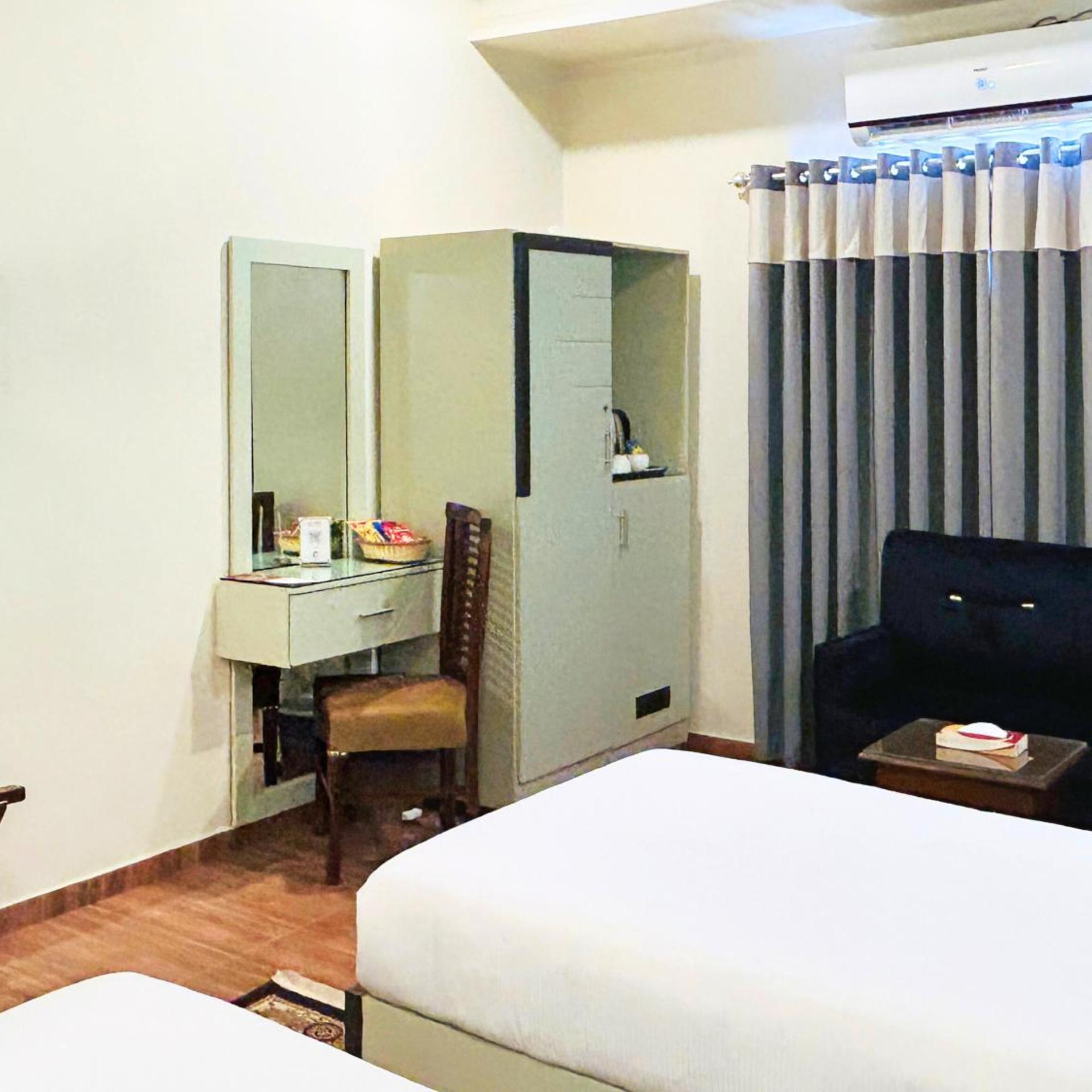 Hotel One University Sukkur 28/65