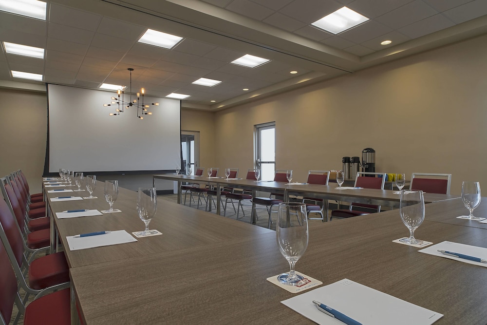 FOUR POINTS BY SHERATON MIDLAND 29/30