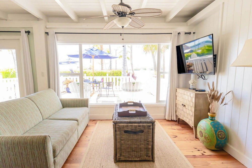 Coconut Palm Inn 32/50