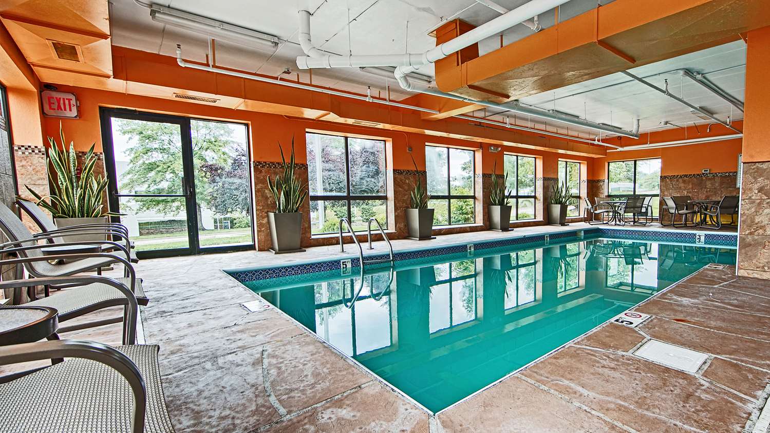 Comfort Inn and Suites Copley Akron 4/8