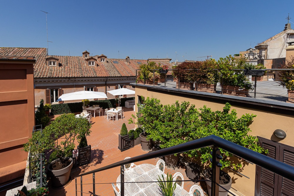 Harry's Bar Trevi Hotel & Restaurant 68/75