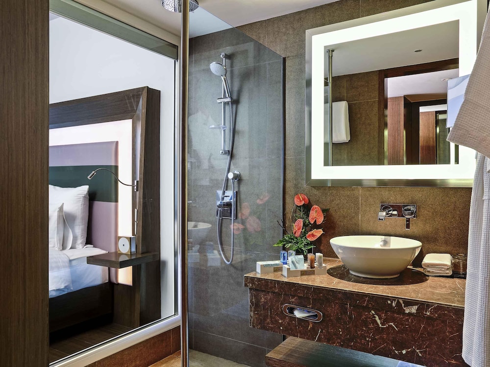 Novotel Chennai Sipcot 74/75