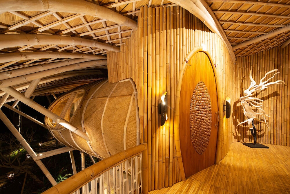 Ulaman Eco Luxury Resort 24/47