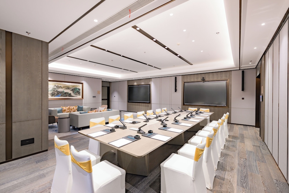 Wyndham Grand Yichang Riverside 56/71