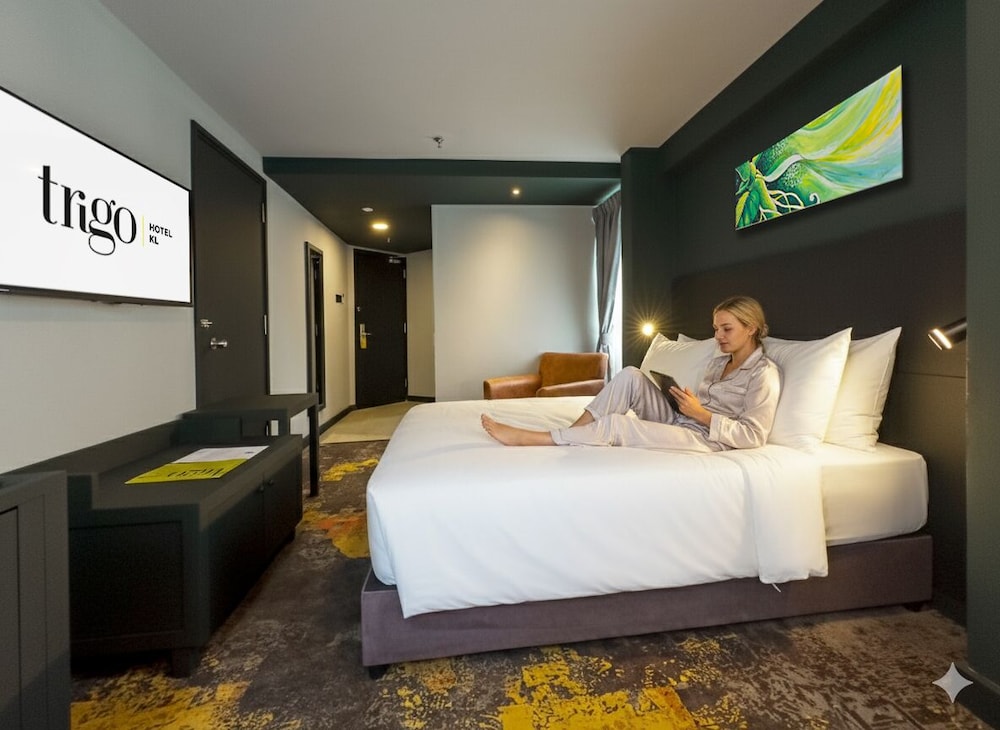 DELUXE, QUEEN BED