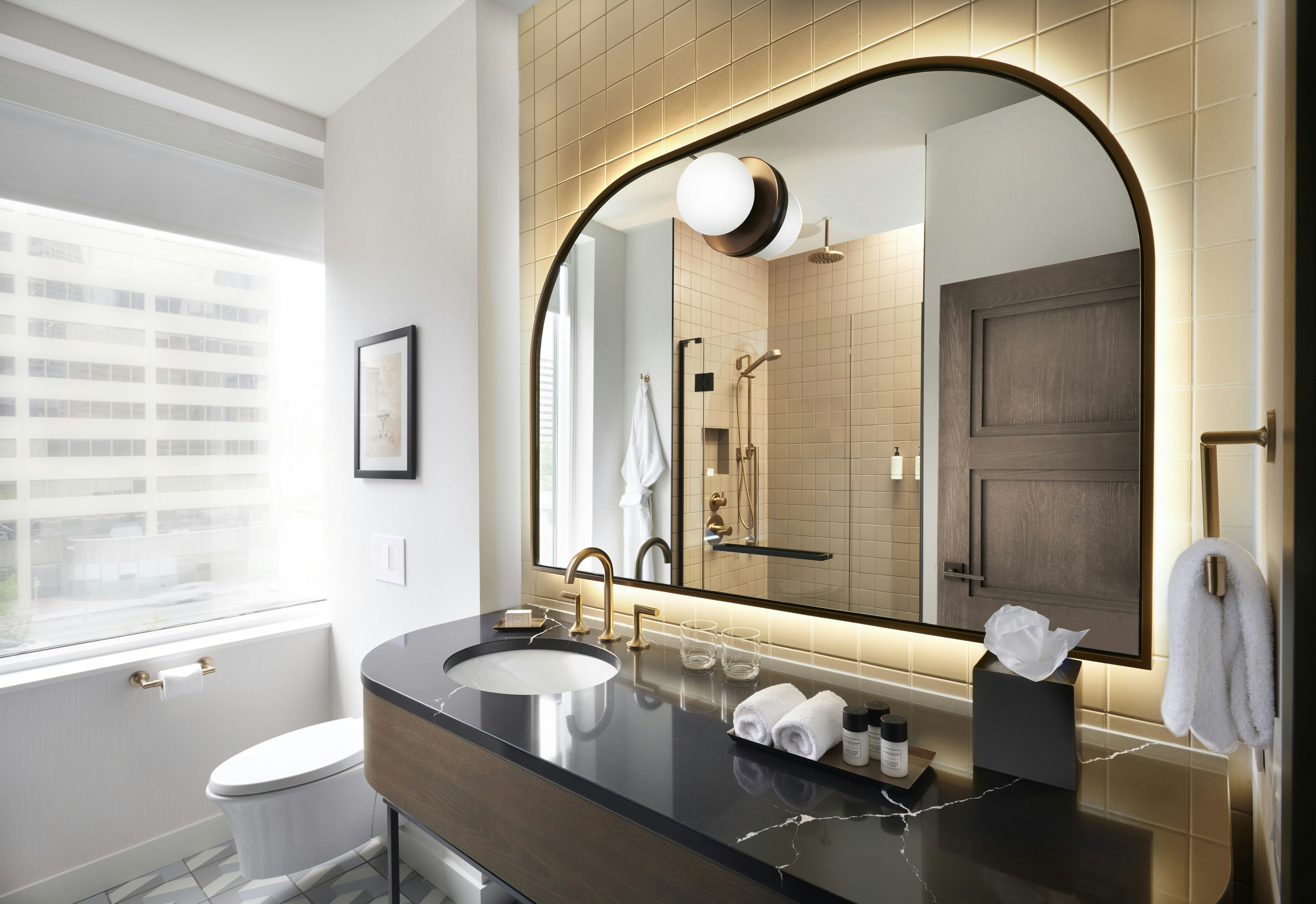 غرفة ركنية بسرير كينج، The Westley Calgary Downtown, Tapestry Collection by Hilton 4/5