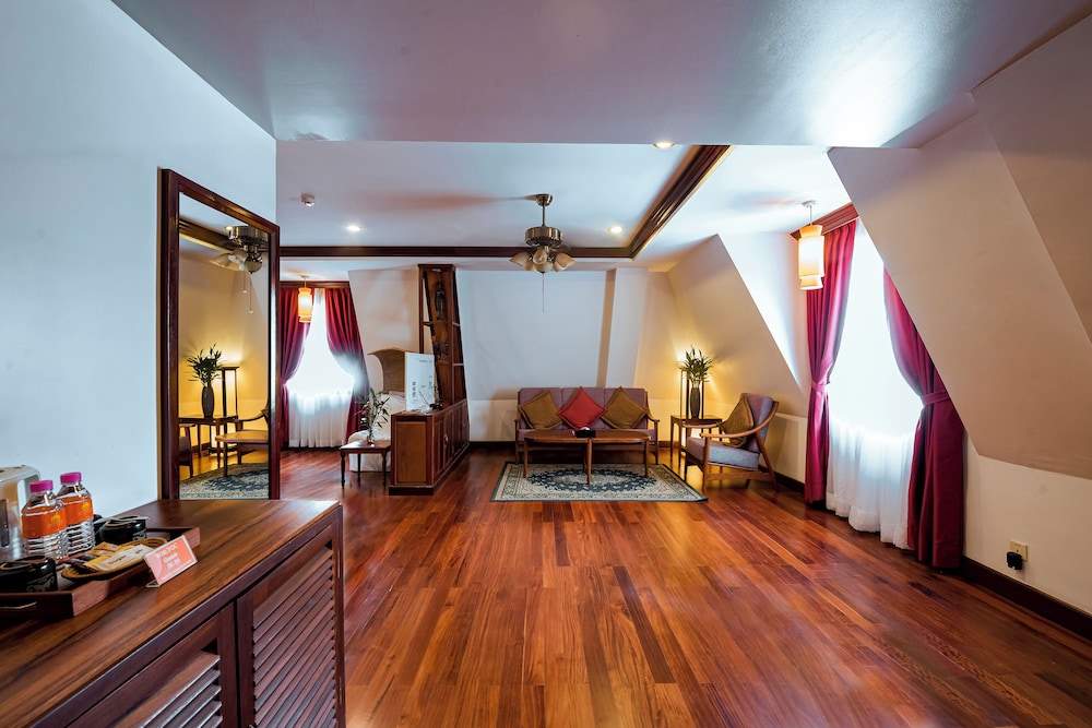 Royal Crown Hotel & Spa 41/70