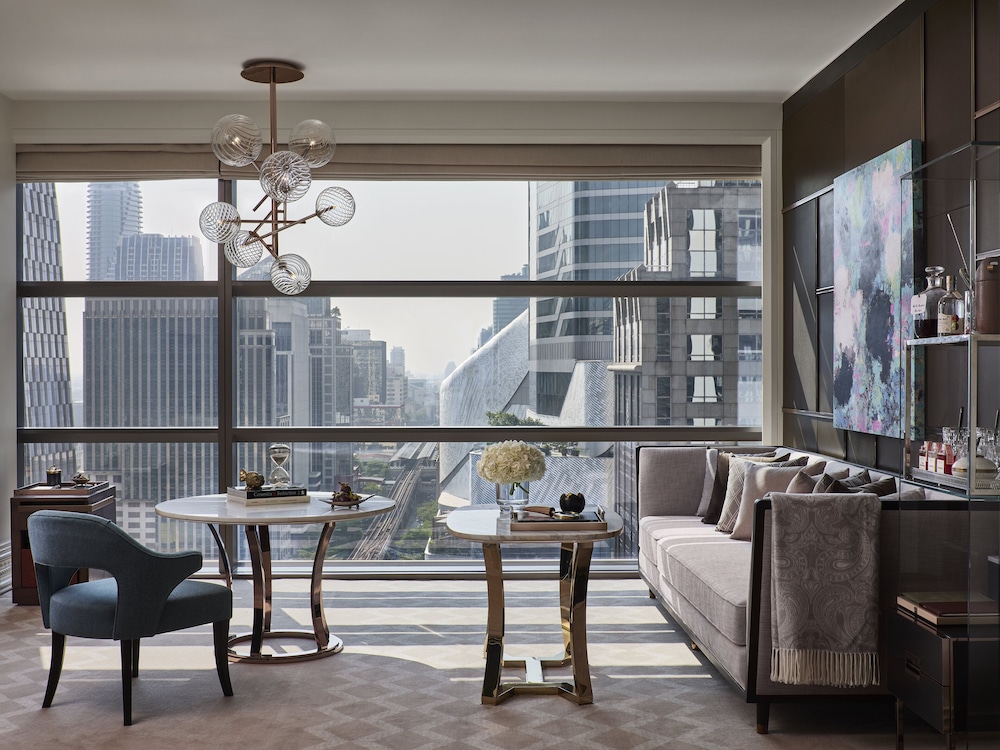 Rosewood Bangkok 74/84