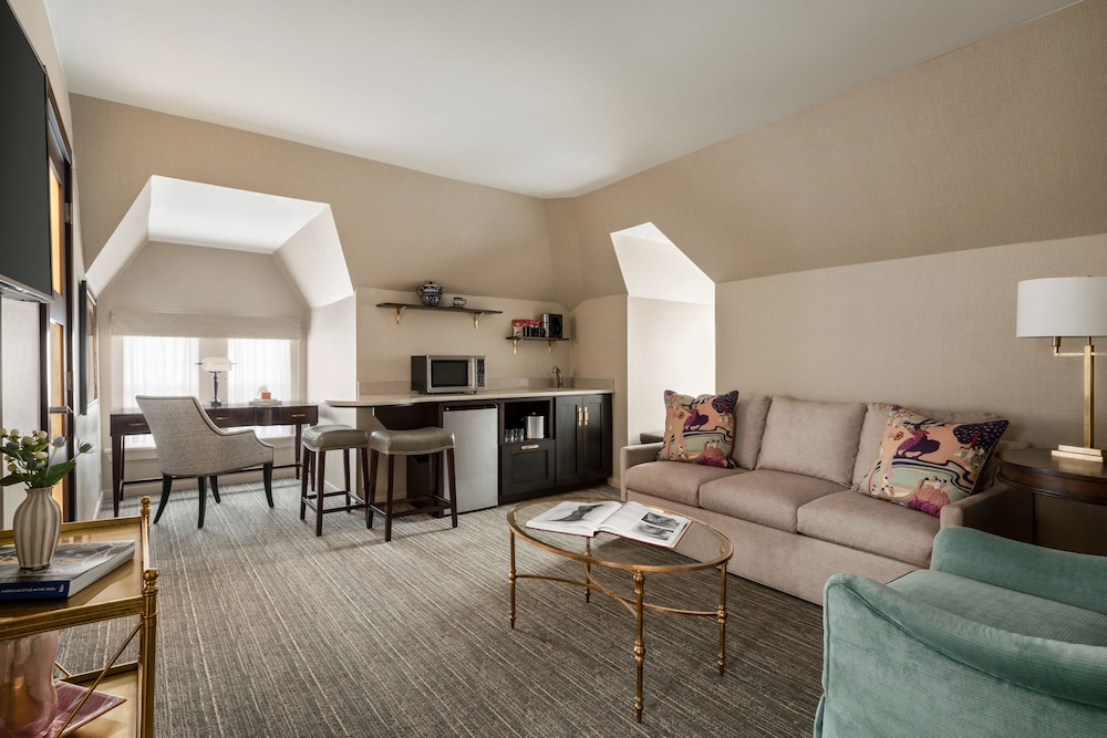 The Glidden House 30/48