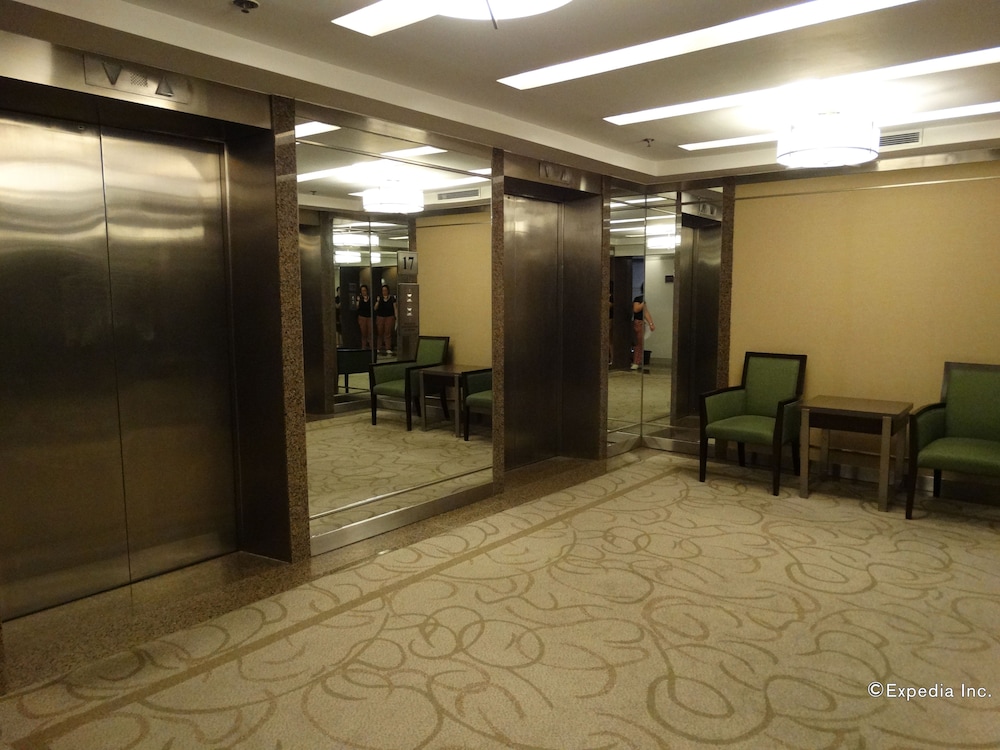 Century Park Hotel 52/76