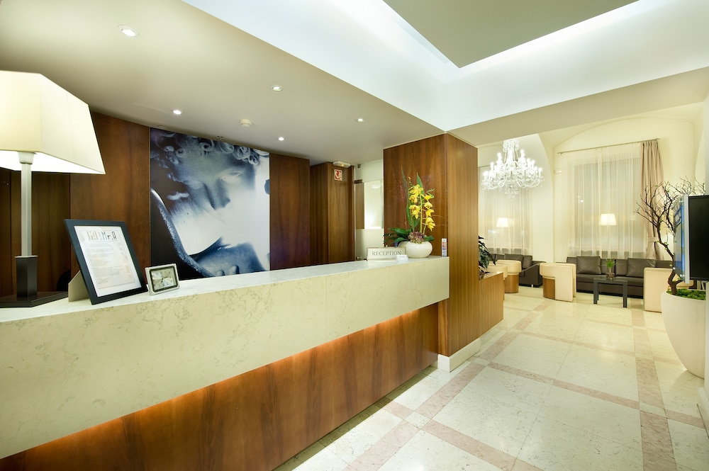 Hotel Maestro by Adrez 2/47