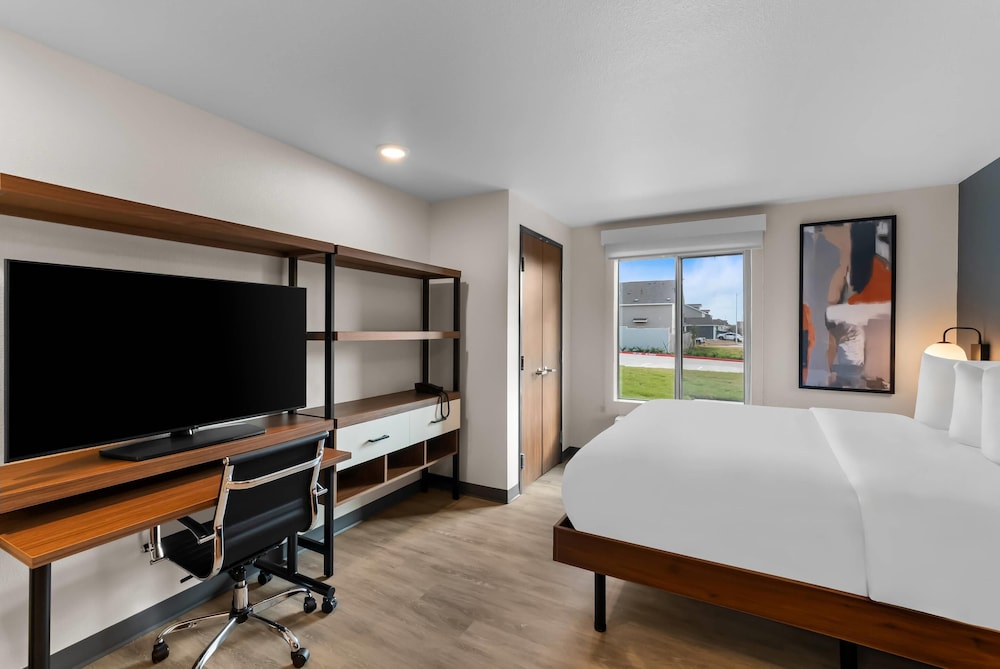 Everhome Suites Bastrop 14/49