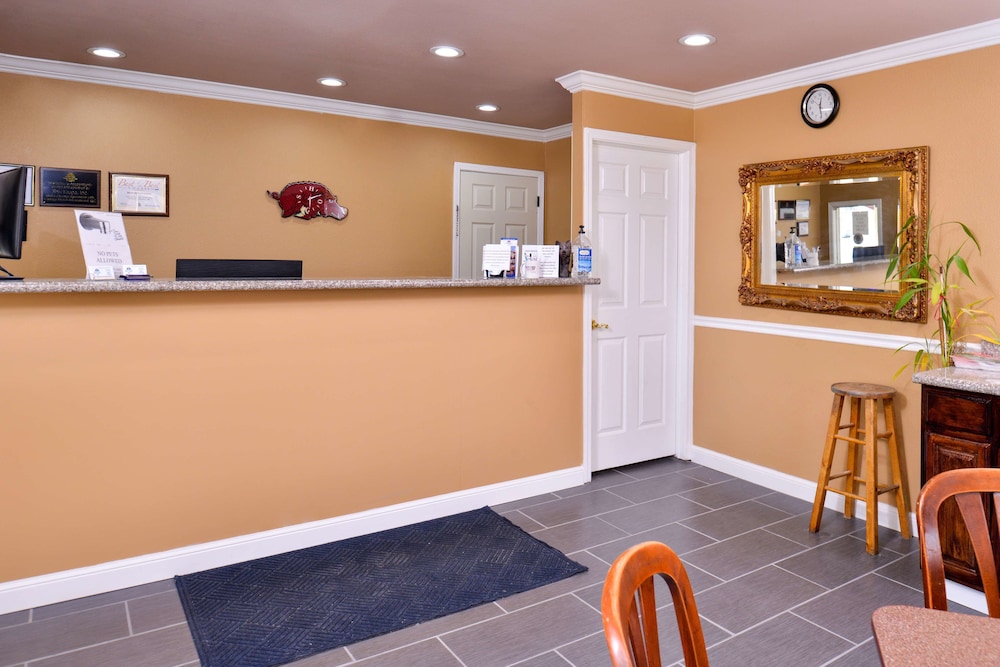 Americas Best Value Inn Suites Siloam Springs 9/26