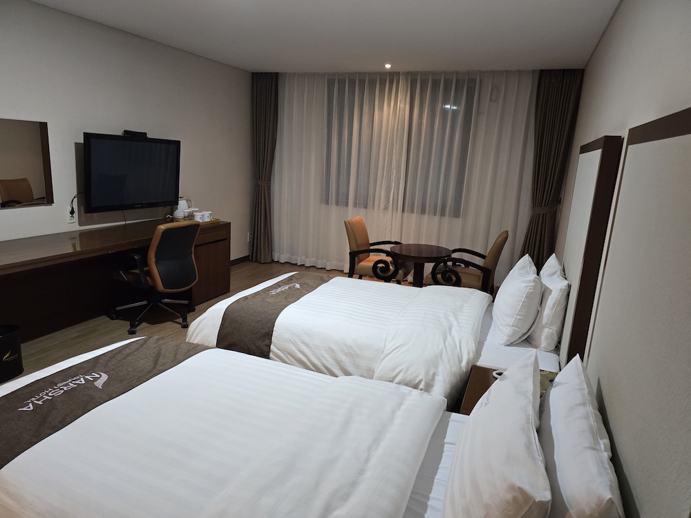 Narsha Hotel 28/53