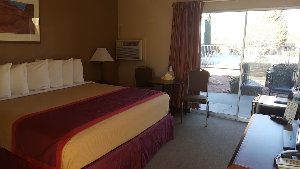 Lake Powell Canyon Inn 25/58