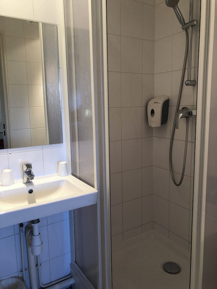 Hotel Premiere Classe Orly Rungis 41/42