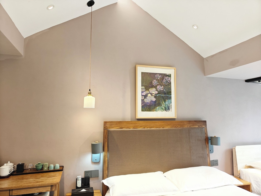 Lotus Glade Hotel 36/50