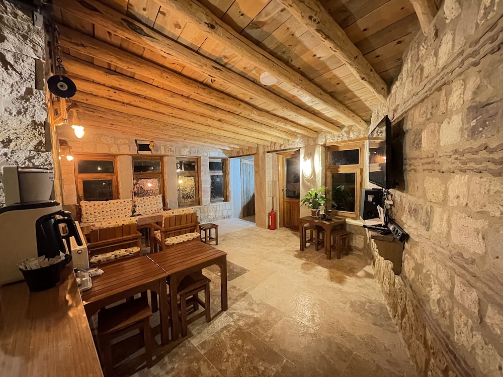 The Cave House 32/38