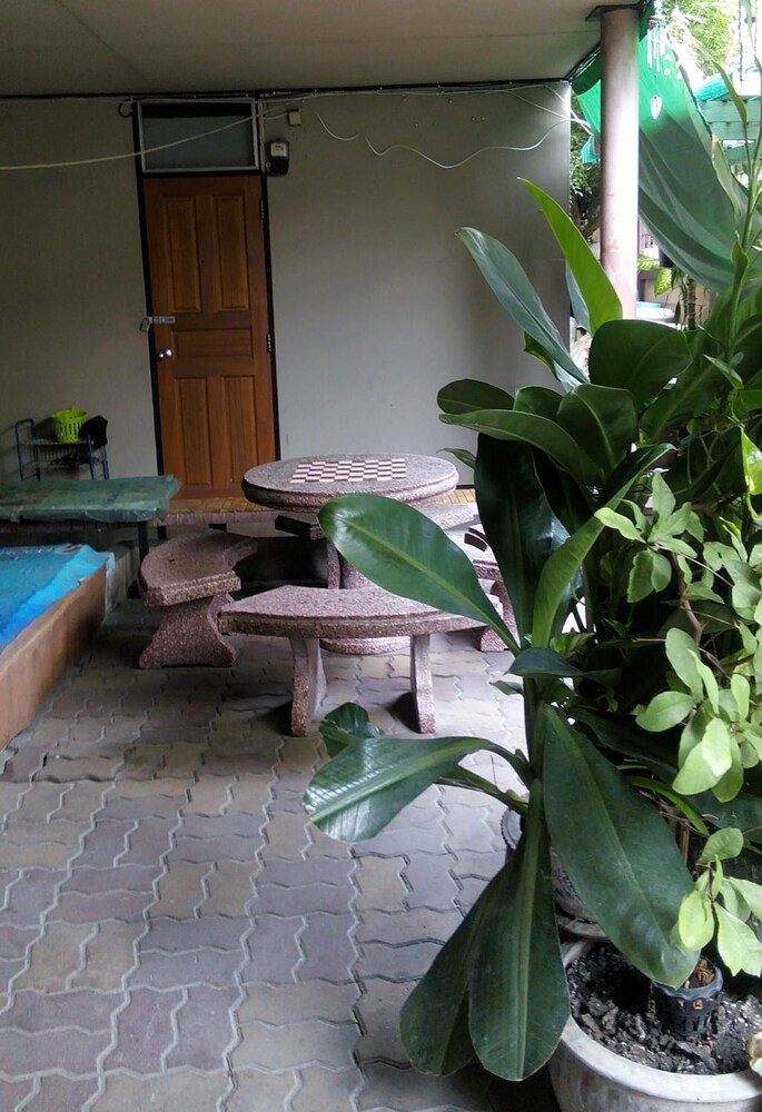 Anurak Guesthouse 30/39