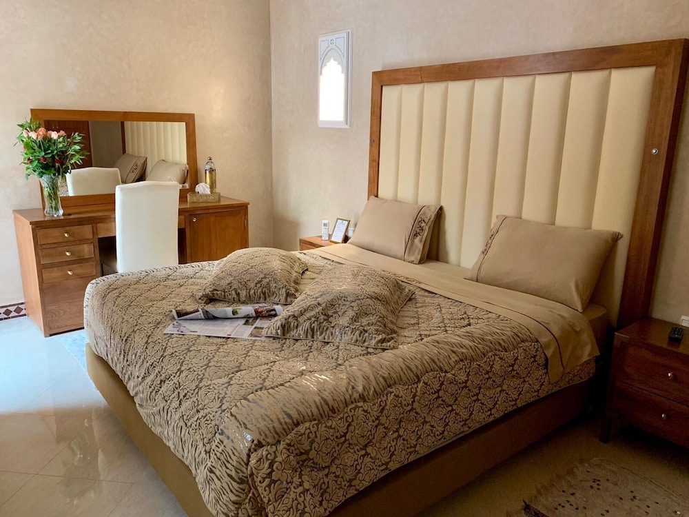 Riad Miral 12/50