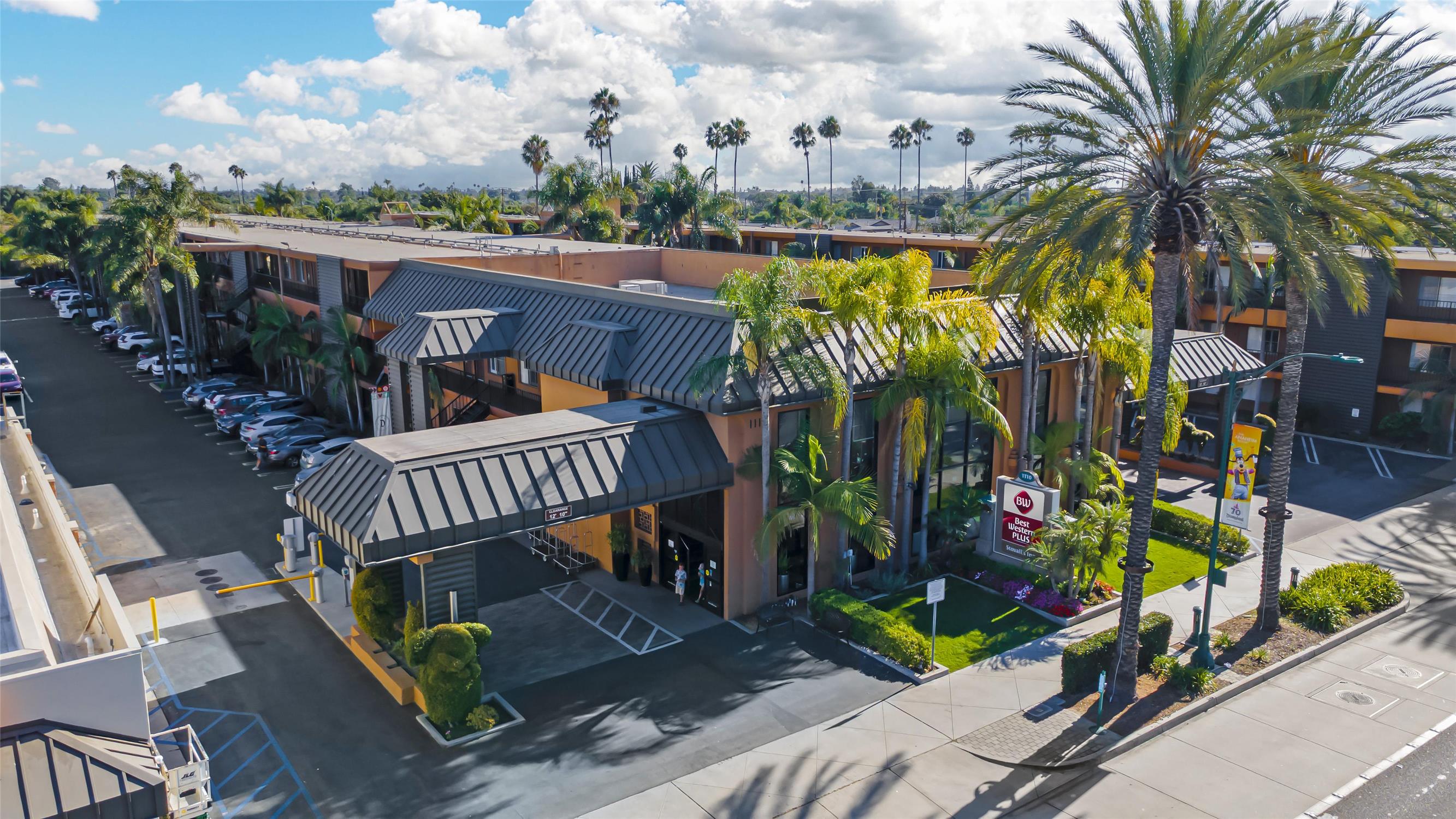 Best Western Plus Stovall's Inn 26/36