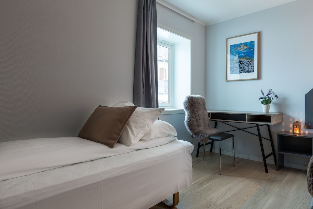 Enter Viking Apartment 25/50