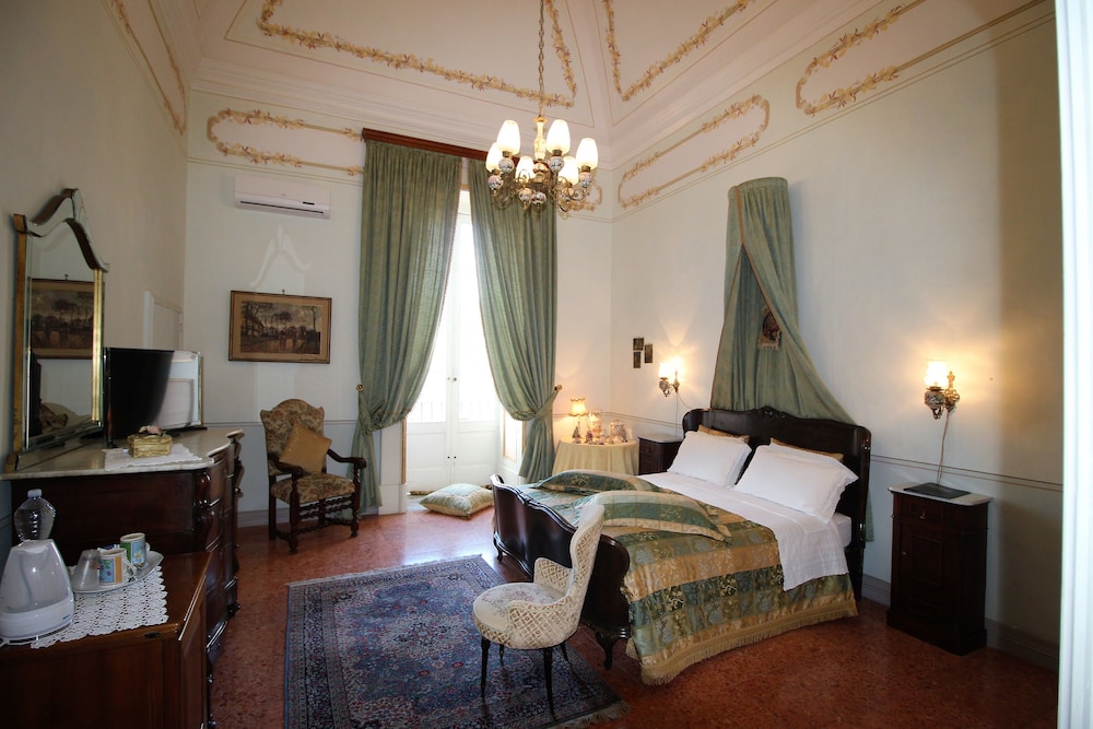 Palazzo De Castro 29/78