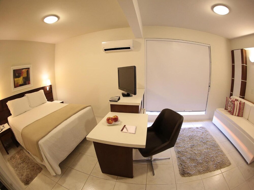 Altadomo Hotel 32/69