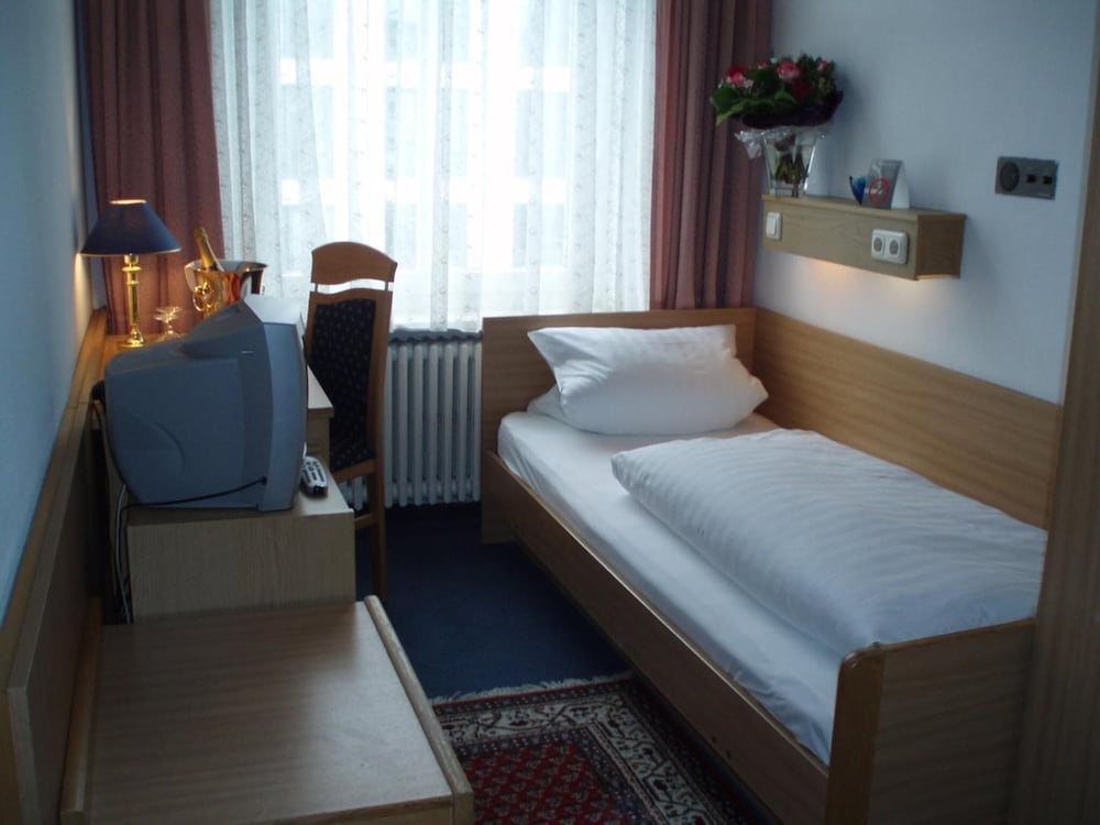 Steen S Hotel 15/36