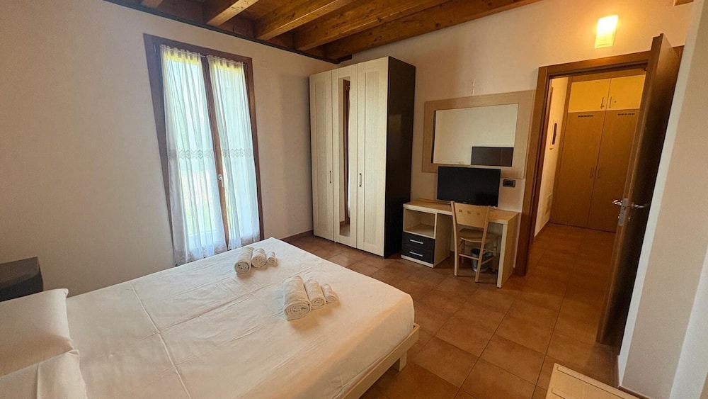Quintuple, Single Bed, Queen Bed, Sofa, Annex, Accessible