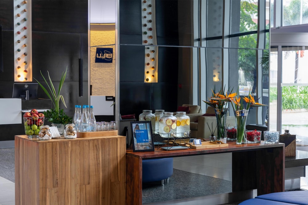 RADISSON BLU HOTEL & RESIDENCE, MAPUTO 11/80