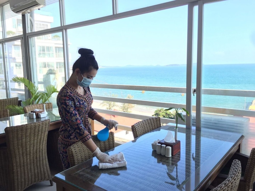 Aristocrat Residence Hotel 42/80